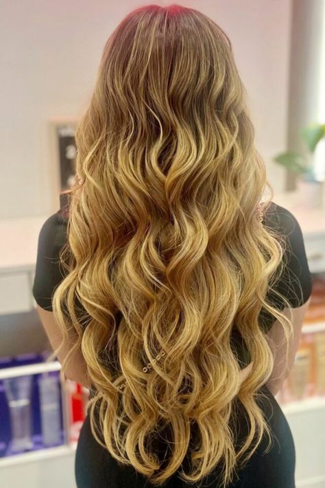 Beach Wave Blowout Summer Waves Hair, Beach Wave Blowout, Wave Blowout, Hair Blowout Styles, Natural Hair Blowout Styles, Blowout Styles, Perfect Beach Waves, Natural Hair Blowout, Hair Blowout