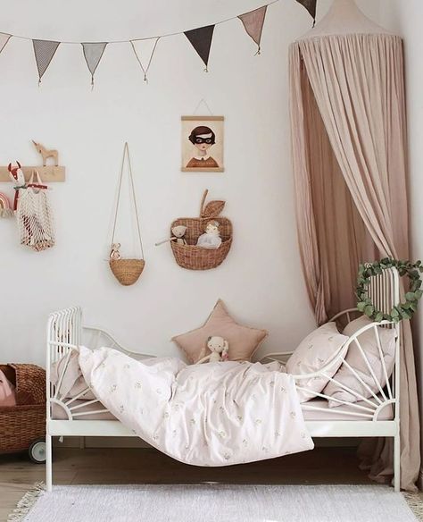 Ikea Minnen Bed, Ikea Kids Bedroom, Cama Ikea, Ikea Kids Room, Girl Room Inspiration, Kids Rooms Inspo, Ikea Kids, Toddler Girl Room, Ikea Bed