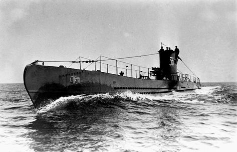 German Kriegsmarine U-Boat (U36) 1940. (wikipedia.image) 05.20 German U Boat, German Submarines, U Boat, Kamikaze, Nagasaki, German Army, Pearl Harbor, Winston Churchill, Hiroshima