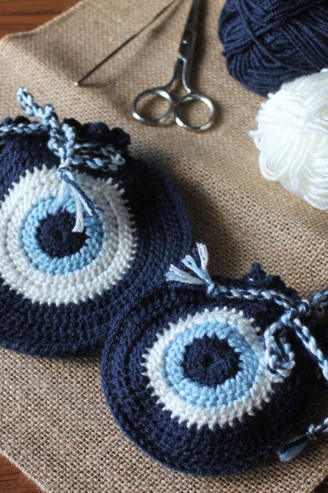 Crochet Crystal, Evil Eye Crochet, Colorful Boho Style, Eye Crochet, Boho Style Accessories, Children's Games, Pouch Handmade, Crochet Knit Stitches, Witchy Crafts