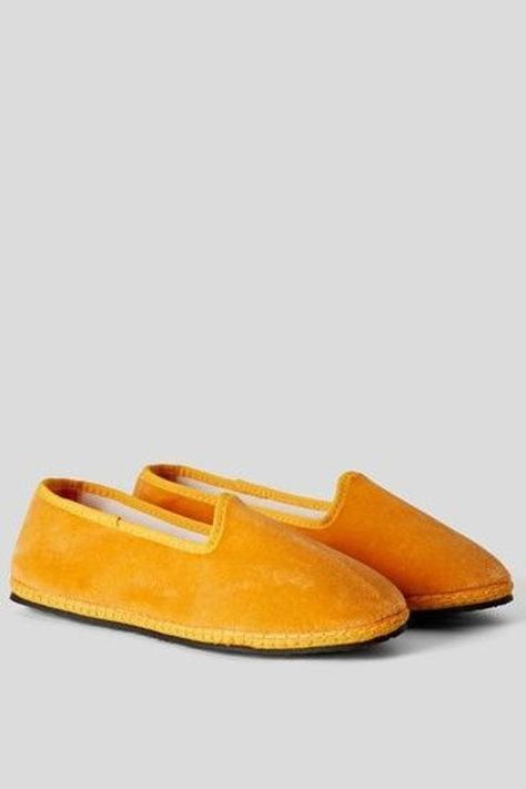 Yellow velvet friulane slippers - Yellow Trendy Mules, Mule Loafers, Metallic Loafers, Horsebit Loafers, Studded Loafers, Velvet Loafers, Patent Leather Loafers, Driving Loafers, Chic Leather