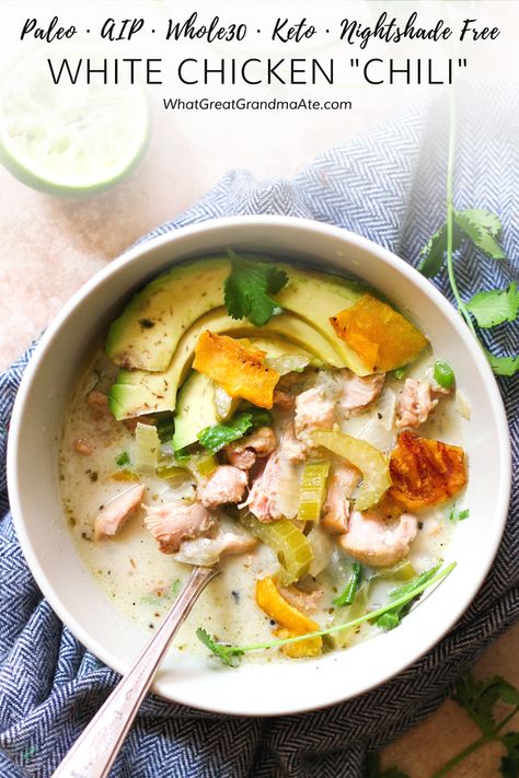 This hearty and comforting White Chicken AIP Chili comes together in 30 minutes, and it's perfect for a delicious weeknight meal! #aip #autoimmuneprotocol #antiinflammatory #nightshadefree #paleo #whole30 #glutenfree #keto #lowcarb #lchf Aip Chili, Chili Paleo, Aip Chicken, Aip Diet Recipes, Chili Crockpot, Keto Shrimp, Autoimmune Recipes, Autoimmune Paleo Recipes, Aip Paleo Recipes