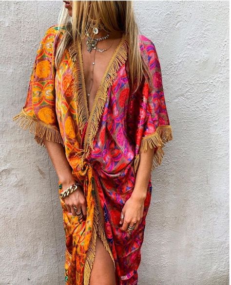 V Neck Collar, Mexican Fashion, Bohemian Hairstyles, Beachwear Fashion, Bohemian Print, Bright Colored, Fabulous Dresses, Velvet Pants, Bohemian Clothes