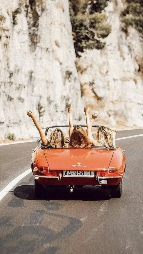 Girls Road Trip, Summer Shots, Summer Roadtrip, Sister Poses, And Just Like That, Brown Aesthetic, Best Friend Pictures, Retro Aesthetic, Wanderlust Travel