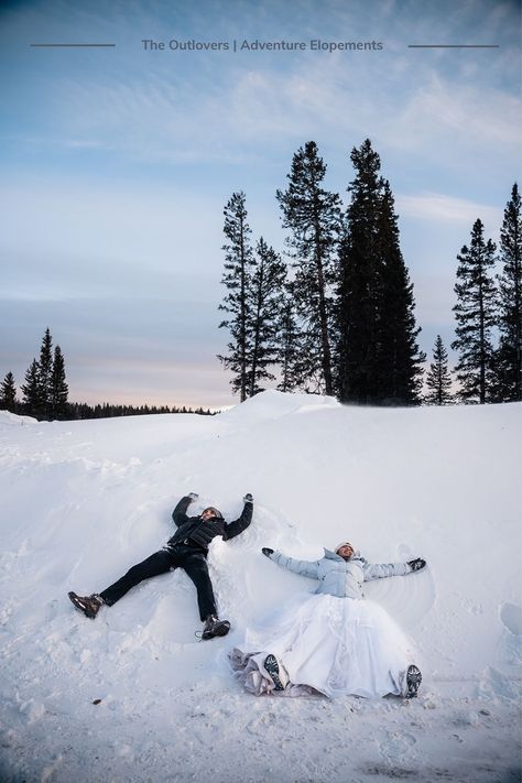 Snow Pre Wedding Shoot, Snow Wedding Pictures, Snow Wedding Photos, Japan Prewedding, Winter Elopement Ideas, Winter Wedding Snow, Wedding Snow, Snowy Elopement, Snow Engagement Photos