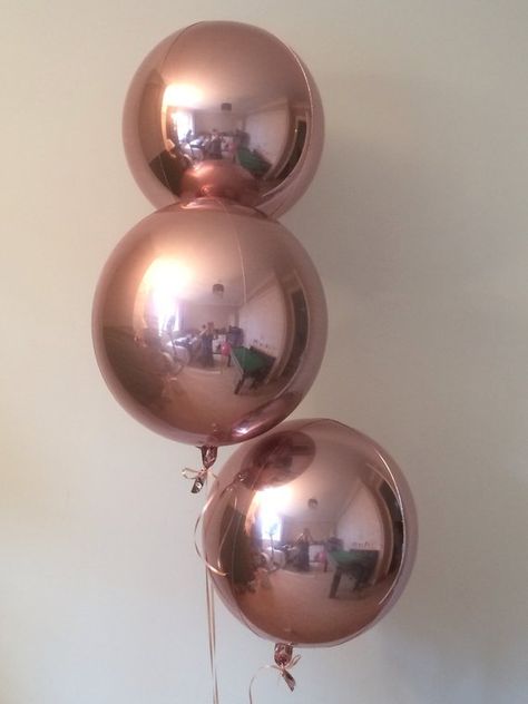 Red Party Decor, Filling Balloons, Trendy Balloons, Balloon Company, Rose Gold Balloons, Metallic Rose Gold, Red Party, Balloon Design, Gold Balloons