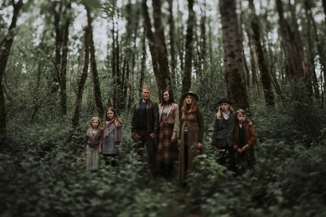 PORTLAND FOREST FAMILY SESSION — Anna Caitlin Photography Gothic Style Family Photos, Emotive Family Photos, Winter Woods Family Photoshoot, Halloween Family Pictures Photo Shoot, Gothic Family Photos, Family Photos In The Woods, Family Photos In Woods, Family Photos Woods, Goth Family Photos