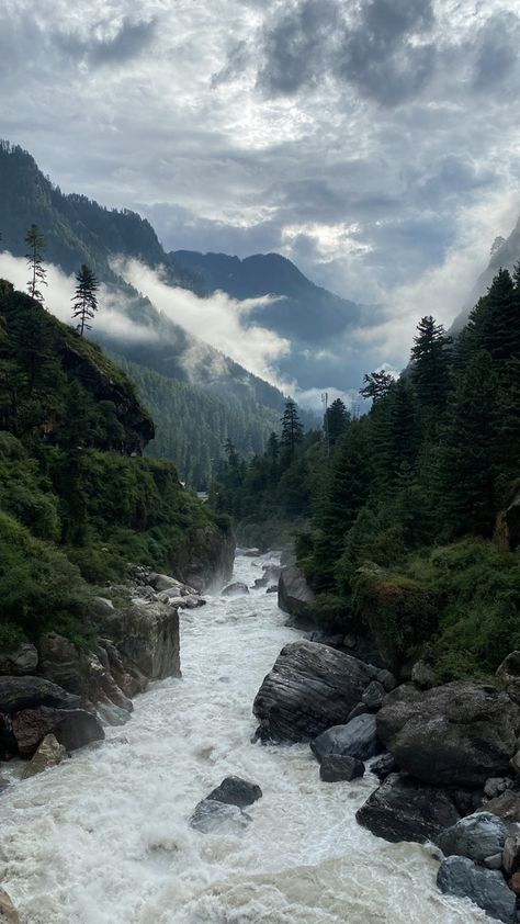 Kasol Kasol Trip Aesthetic, Kasol Photography, Mountain Aesthetic, Mountains Aesthetic, Travel Pictures Poses, Adventure Travel Explore, Destination Photography, Mountain Photos, Beautiful Locations Nature