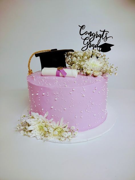 Graduation cake for girls Pink Graduation Cakes, Pink Grad Cake, Pink Graduation, Grad Cake, Sweet Corner, Bouquet Gift, Graduation Cake, Flowers Bouquet Gift, Active Kids