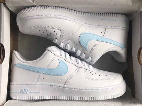 These custom hand painted Nike Air Force 1 sneakers feature a Light Blue color theme that helps you feel special! ★ Painted with acrylic leather paint and topped with a finished to ensure quality, durability, and long wear (waterproof, scratch proof, and dull-proof). ★ Sizes are in US. ★ These shoes are hand painted. ★ In the case that these shoes need to be washed, wetting a cloth and hand washing them is recommended, however they can be put in the wash set on delicate. Feel free to contact us for any questions you may have :) Check out our other products: https://www.etsy.com/shop/slatscustomsco Light Blue Air Force 1, Blue Air Force 1 Outfit, Cute Airforce 1, Nike Air Force 1 Painting Ideas, Blue Air Force 1, Nike Rosa, Blue Nike Air Force, Shoes Light Blue, Custom Nike Air Force