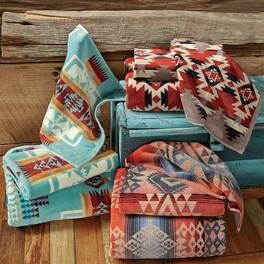 Western Kitchen Ideas, Western Home Decor Ideas, Western Bedding Sets, Western Kitchen Decor, Southwestern Home Decor, Western Kitchen, Western Bedding, Cowboy Gifts, Black Forest Decor