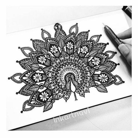 Mandala Art Peacock, Atrapasueños Tattoo, Art Peacock, Mandala Doodle, Mandela Art, Mandala Art Therapy, Pen Art Drawings, Doodle Art Drawing, Mandala Design Pattern