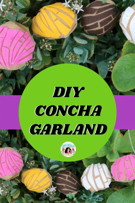 So cute! how to use felt to create a strand of concha garland! Here is the tutorial! Concha Ornament Diy, Diy Mexican Christmas Ornaments, Mexican Christmas Decorations, Mexican Christmas, Ornament Diy, Felt Garland, Navidad Christmas, Color Crafts, Christmas Ornaments To Make