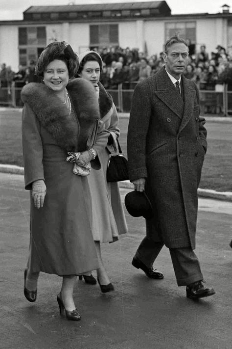 Queen Elizabeth Father, Elizabeth King, King George Ii, Middleton Wedding, Grand Father, Queen Mum, Rainha Elizabeth Ii, King George Vi, King George V