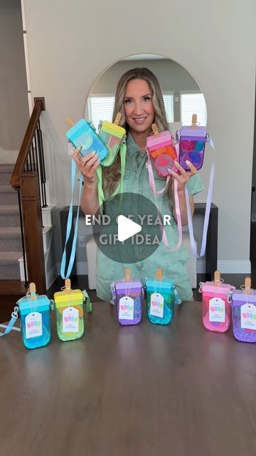 Kristin Miller | Mom of 2 on Instagram: "End of year class gifts🍦🧊Comment “cool” to get all the supplies + both free printable files sent directly to your DMs! These would be so great as end of year class gifts OR summer party favors!! They end up being about $3 per favor for everything included🤍 • The popsicle containers are from @dollartree but i found them on amazon and linked them if you cant find them in store!  • Find all supplies to make these on my @shop.ltk  • #kidspartyideas #kidspartyfavors #classgifts #teachergift #giftidea #lastdayofschool" Gifts For My Students End Of The Year, End Of School Year Gifts For Students Party Favors, Summer Gift Ideas For Students, End Of School Gifts For Friends, End Of Year Friend Gifts, End Of School Year Classmate Gifts, End Of Year Treats For Kids, End Of Year Bucket Gifts For Students, End Of Year Classroom Gifts