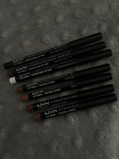 Lip Liner Aesthetic, Nyx Slim Lip Pencil, Nyx Lip Liner, Lip Combos, Makeup Magazine, Nyx Lip, Lip Swatches, Favorite Makeup Products, Fancy Makeup