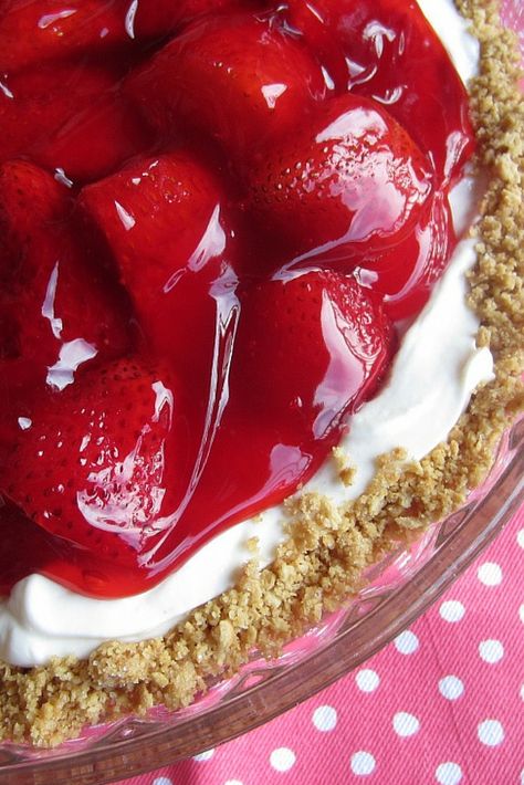 Easy Strawberry and Cream Pie by Renee's Kitchen Adventures is an easy no bake recipe for pie! Perfect way to enjoy fresh strawberries. One of my favorite go to recipes for summer. #RKArecipes Strawberry And Cream Pie, Strawberries Cream Cheese, Easy Strawberry Pie, Strawberry Cream Pies, Strawberry Pie Recipe, Fresh Strawberry Recipes, Strawberry And Cream, Strawberry Cream Cakes, Biscuits Graham