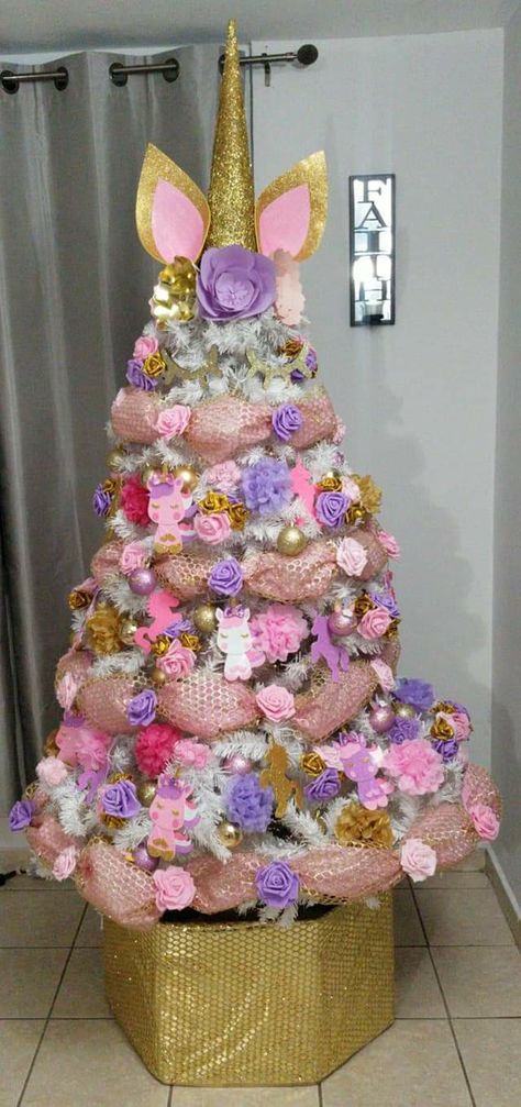 Unicorn christmas tree Pink Unicorn Christmas Tree, Unicorn Theme Christmas Tree, Diy Unicorn Christmas Ornaments, Unicorn Christmas Tree Topper, Unicorn Tree Christmas, Christmas Tree Ideas For Kids Themed, Unicorn Christmas Decorations, Princess Christmas Tree Ideas, Unicorn Christmas Tree Ideas