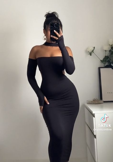 Black Baddie Dress, Chic Feminine Style, Black Women Dress, Elegant Outfit Classy, Clueless Outfits, Classy Prom Dresses, Effortlessly Chic Outfits, Body Con Dress, Looks Black