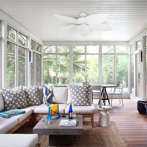 Indoor Sunrooms, Sunroom Additions, Modern Sunroom, Screened In Porch Furniture, Sunroom Windows, Traditional Porch, Porch Design Ideas, Screened Porch Designs, 3 Season Room