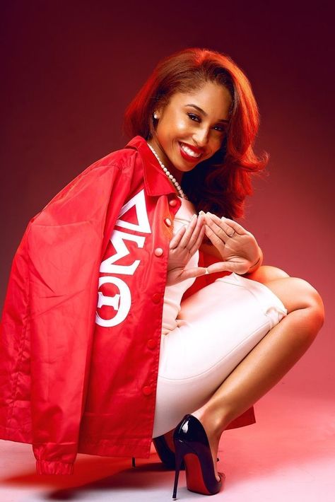 Delta Sigma Theta Sorority Photoshoot Ideas, Delta Sigma Theta Photoshoot Graduation, D9 Sorority Photoshoot, Dst Graduation Pictures, Delta Sigma Theta Photoshoot Ideas, Delta Photoshoot Ideas, Delta Graduation Pictures, Delta Sigma Theta Graduation Pictures, Dst Photoshoot