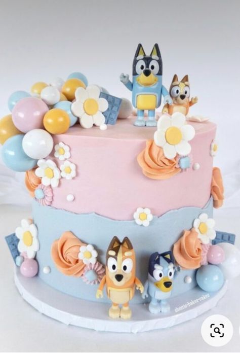 Bluey Cake Ideas Diy, Bluey Cake And Cupcakes, Bluey Pull Apart Cupcakes, Bingo Bluey Cake Ideas, Simple Bluey Cake Ideas, Bingo Cake Bluey, Bluey And Bingo Birthday Cake, Bluey 1st Birthday Cake, Bluey 2nd Birthday Cake