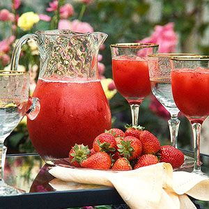 Just four ingredients and ice cubes make a delicious summer punch. Kiddie Cocktails, Summer Punch, Alcoholic Punch, Strawberry Daiquiri, Punch Recipes, Drink Ideas, Daiquiri, Ladies Night, Pineapple Juice