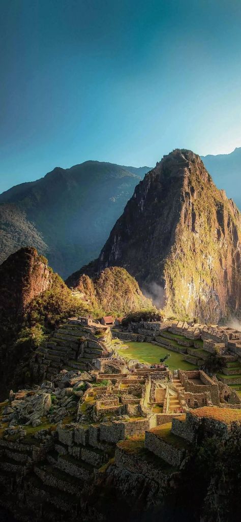 Machu Picchu, Peru Machi Pichu, Machu Picchu Photography, Beautiful Bird Wallpaper, Machu Picchu Peru, Fairy Queen, Sacred Valley, Exotic Places, Historical Place, Machu Picchu