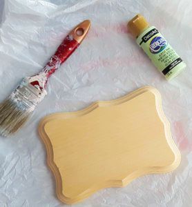 Htv On Painted Wood, Iron On Vinyl On Wood, Htv On Wood, Key Holder Diy, Printable Htv, How To Make Signs, Painted Wood Signs, Cricut Tutorials, Iron On Vinyl