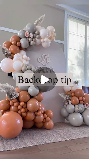 Balloon Artist | Alexandra on Instagram: "Guys! I got this idea from @wondersoiree and I just had to try it! And you guys know I don’t gate keep so I had to share with you too! Would you try this? • • #balloonbackdrop #fabricbackdrop #custombackdrop #paintingbackdrop #balloongarland #organicballoonarch #organicballoongarland #bostonballoons #bostonballoonartist #airsthetic #genderreveal #babyshower #bohobabyshower #learnballoons #doublestuffedballoons #kalisan #tuftexballoons" Arch Backdrop With Balloons, Balloon Arch Design, Balloon Decor Birthday, Arch Balloon Garland, Baloon Garland, Balloon Gender Reveal, Balloon Arch Diy, Baby Shower Balloon Arch, Party Balloons Diy