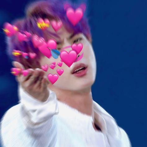 Jin Flying Kiss Photo, Jin Kiss Video, Jin Blowing A Kiss, Jungkook Flying Kiss, Jin Flying Kiss Video, Jin Flying Kiss, Jin Kiss, Lovly Photo, Flying Kiss