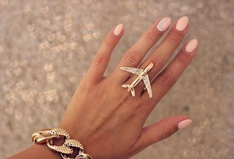 <3 travel far away <3 Pink Images, Jewels Rings, Art Trends, About Fashion, Cute Jewelry, Rose Gold Ring, Floral Rings, We Heart It, Jewelry Box