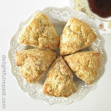 Classic cream scones, with heavy cream (also called double cream or whipping cream) replacing the butter and milk, are incredibly light a... Scone Recipe With Heavy Cream, Scones With Heavy Cream, Cream Scones Recipe, Gluten Free Scones, Scones Recipe Easy, Scones Easy, Afternoon Tea Recipes, Cream Biscuits, Cream Scones