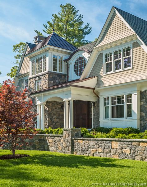 Construction by Sanford Custom Builders; architecture by Jan Gleysteen Architects Stone House Plans, Shingle Style Architecture, New England Style Homes, Lake Houses Exterior, Shingle Style Homes, New England Style, Traditional Architecture, Stone House, Custom Home Builders