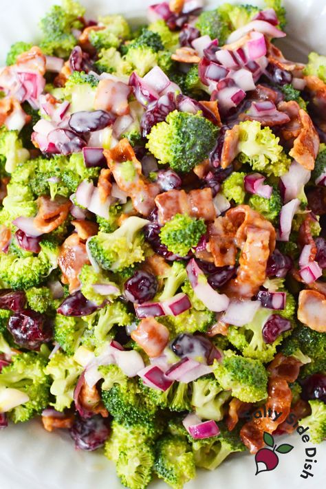 Broccoli Cranberry Salad with Crispy Bacon | Salty Side Dish Broccoli Bacon Cranberry Salad, Crunchy Vegetable Salad, Broccoli Craisin Salad, Sweet Tomatoes Broccoli Salad, Winter Broccoli Salad, Broccoli Cranberry Salad Recipes, Broccoli Cranberry Salad, Craisins Recipes, Broccoli Apple Salad