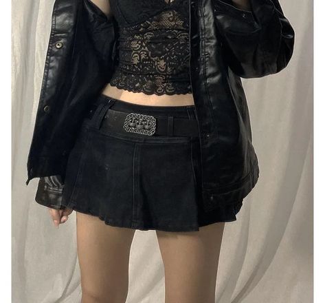 Low Waist Skirt Y2k, Aesthetic Outfits Vintage, Low Waist Skirt, Grunge Skirt, Skirt Aesthetic, Short Pollera, Streetwear Mode, Black Grunge, Micro Skirt