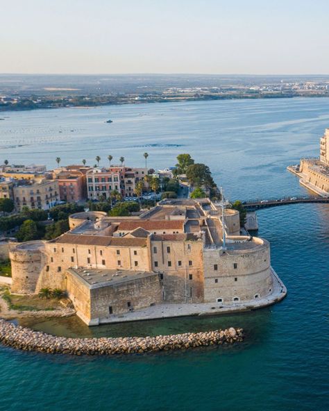 Taranto, Puglia, Italy: Escape the Ordinary Are you ready to trade the crowds of Venice and the grandeur of Rome for something a little more offbeat? If so, put Taranto, Italy, on your radar. This charming coastal city in the Puglia region is a hidden gem, packed with ancient history, delicious seafood, and a laid-back vibe that will make you feel like you’ve discovered a secret. https://www.inlovewiththemed.com/taranto-puglia-italy-escape-the-ordinary/ Taranto Italy, Coastal City, Escape The Ordinary, Puglia Italy, Coastal Cities, Hidden Gem, Ancient History, Puglia, The Ordinary