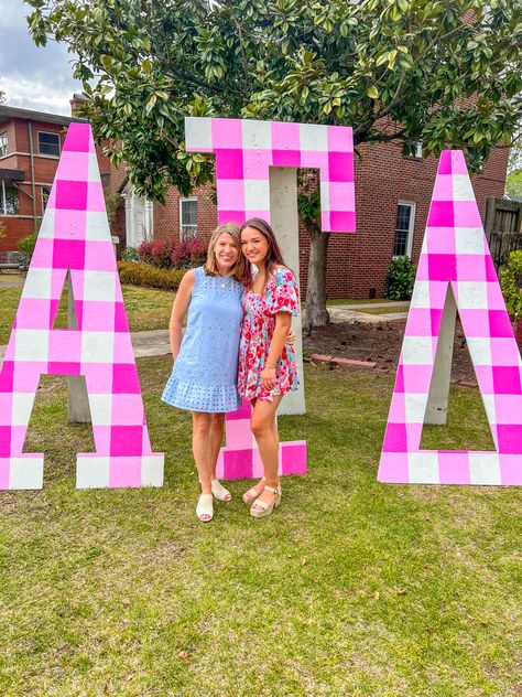 Pink gingham sorority letters Painted Wooden Letters Sorority Cute Ideas, Sorority Wooden Letters Decorated, Cute Sorority Letters Painted, Big Sorority Letters, Sorority Letter Designs, Sorority Yard Letters, Sorority Letters Painted Wooden Big, Pink Sorority Letters, Painted Letters Sorority