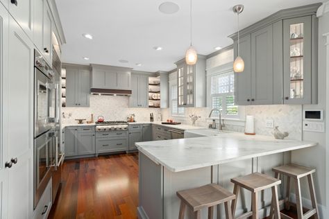 The Shores at Bonnet Point - Beach Style - Kitchen - Providence - by RIKB Design Build | Houzz Kitchen With A Peninsula, U Shaped Kitchen With Peninsula, Peninsula Kitchen Ideas, Peninsula Ideas, Peninsula Kitchen Design, G Shaped Kitchen, Farmhouse Chic Kitchen, Kitchen With Peninsula, Peninsula Kitchen