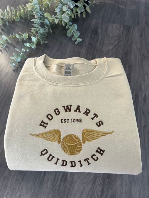 Harry Potter Gift Ideas, Sweatshirt Ideas, Harry Potter Merch, Clothes Brand, Harry Potter Sweatshirt, Kpop Diy, Embroidery Hoodie, Harry Potter Gifts, Unique Hoodies