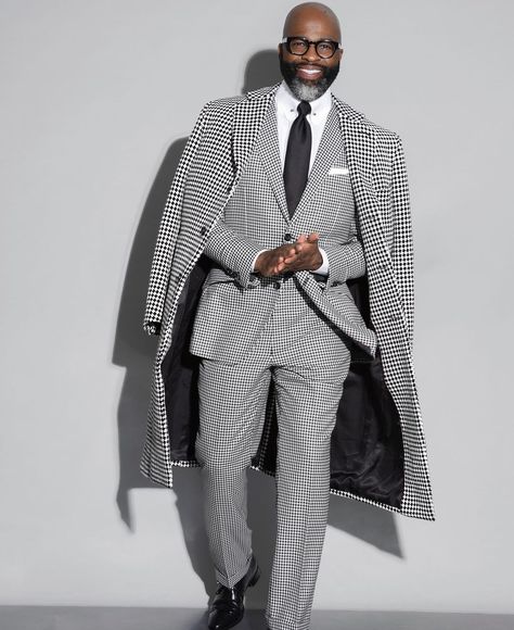 Hideoki Bespoke™ on Instagram: “Classic Two-Piece Houndstooth Suit… Forever Timeless… It’s A Lifestyle! 📸 @mrdblanks #Houndstooth #MAISONHIDEOKI #ItsALifestyle #Hideoki…” Houndstooth Suit Mens, Houndstooth Suit, Bachata Dance, Wardrobe Refresh, Suit Collection, Trouser Outfit, Dress Suits For Men, Man Fashion, Grown Man