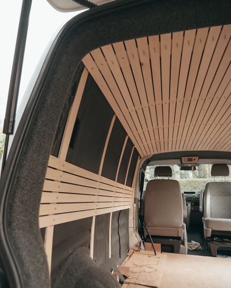 - Check more at https://howcandothis.com/homedecoration/99702/ Combi Hippie, Ford Transit Camper Conversion, Kombi Food Truck, Vw Transporter Van, Mercedes Camper, T4 Camper, Van Vw, Auto Camping, Ford Transit Camper