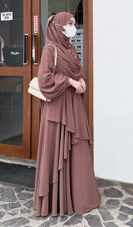 Muslimah Fashion Outfits Dresses, Burqa Designs Simple, Modest Clothing Muslim, Modest Dresses Muslim, Burqa Fashion, Model Gamis Simple, Batik Simple, Lebaran Outfit, Ootd Lebaran