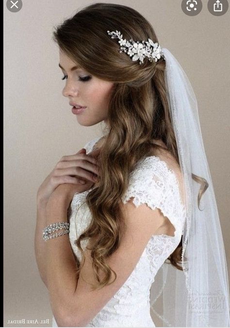 Bride Hairstyles With Veil, Half Up Wedding, Wedding Hair Half, Wedding Hairstyles Medium Length, Wedding Hairstyles With Veil, Long Hair Wedding Styles, Braut Make-up, Veil Hairstyles, Wedding Hairstyles Half Up Half Down