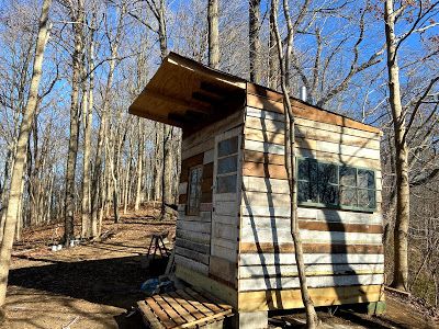 Tiny Hunting Cabin, Cabin Off Grid, Hunting Shack, Tiny Home Office, Off Grid Tiny House, Shipping Container Cabin, Container Cabin, Building A Tiny House, Off Grid Cabin