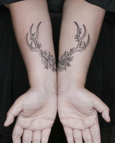 ✿ Tattoos ✿ Antlers  #antlers #fineline #floral #flowertattoo Couples Deer Tattoos, Country Couple Tattoos, Compas Tattoo, Antler Tattoos, Antler Tattoo, Deer Skull Tattoos, Hunting Tattoos, Matching Best Friend Tattoos, Cute Couple Tattoos