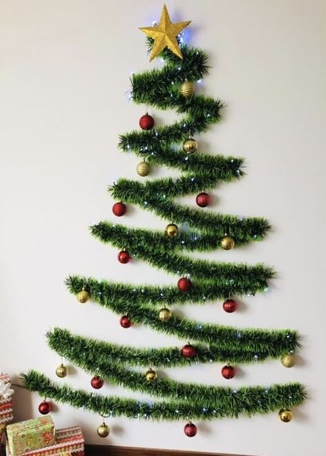 DIY Christmas Decor Ideas - RecipeMagik Classroom Christmas Decorations, Jul Diy, Wall Christmas Tree, Classroom Christmas, Easy Christmas Decorations, Christmas Themes Decorations, Diy Christmas Decorations Easy, Office Christmas Decorations, Kraf Diy