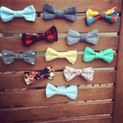 Bow Tie Storage, Dog Bow Tie Display, Diy Dog Grooming Table, Bow Tie Display, Tie Display, Diy Christmas Ornaments Rustic, Dog Grooming Table, Craft Fair Table, Diy Kids Table