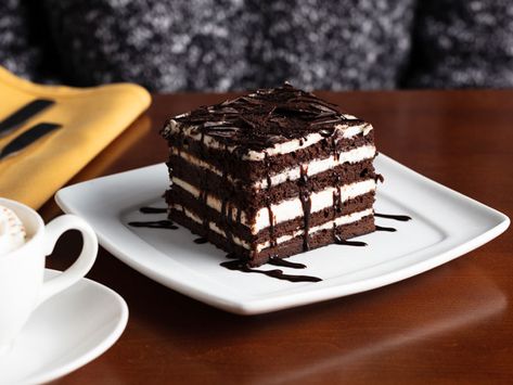 Olive Garden’s 'Chocolate Brownie Lasagna' Isn’t Really a Lasagna, but Why Quibble? | The limited-time-only, eight-layer dessert doesn't actually contain any pasta. Olive Garden Brownie Lasagna Recipe, Copycat Olive Garden Chocolate Lasagna, Olive Garden Dessert Recipes, Olive Garden Chocolate Lasagna Recipe, Brownie Lasagna Dessert, Chocolate Lasagna Olive Garden, Chocolate Brownie Lasagna, Olive Garden Chocolate Lasagna, Olive Garden Desserts