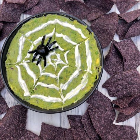 Halloween Guacamole - HOORAH to Health Halloween Guacamole Ideas, Halloween Guacamole, Halloween Apps, Halloween Eats, Spooky Spider Web, Charcuterie Party, Spooky Dinner, Halloween Charcuterie, Diy Halloween Treats